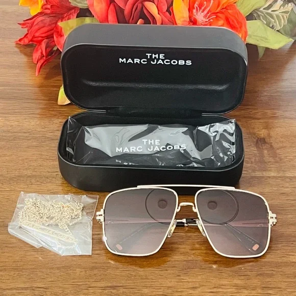 Marc Jacobs Navigator-Frame Sunglasses - NEW 23255029_53381991_322.jpg main image 3